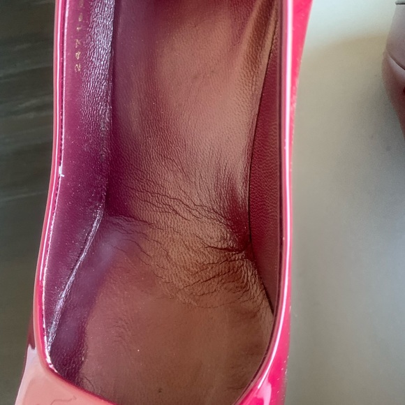 Luxury GUCCI : Scarlett red color pumps, square shape in the front area - Picture 5 of 12